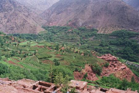 vallée dans les montagne de grand atlas